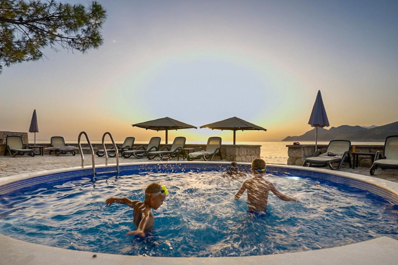 Ruza Vjetrova - Wind Rose Hotel Resort Dobra Voda Kültér fotó