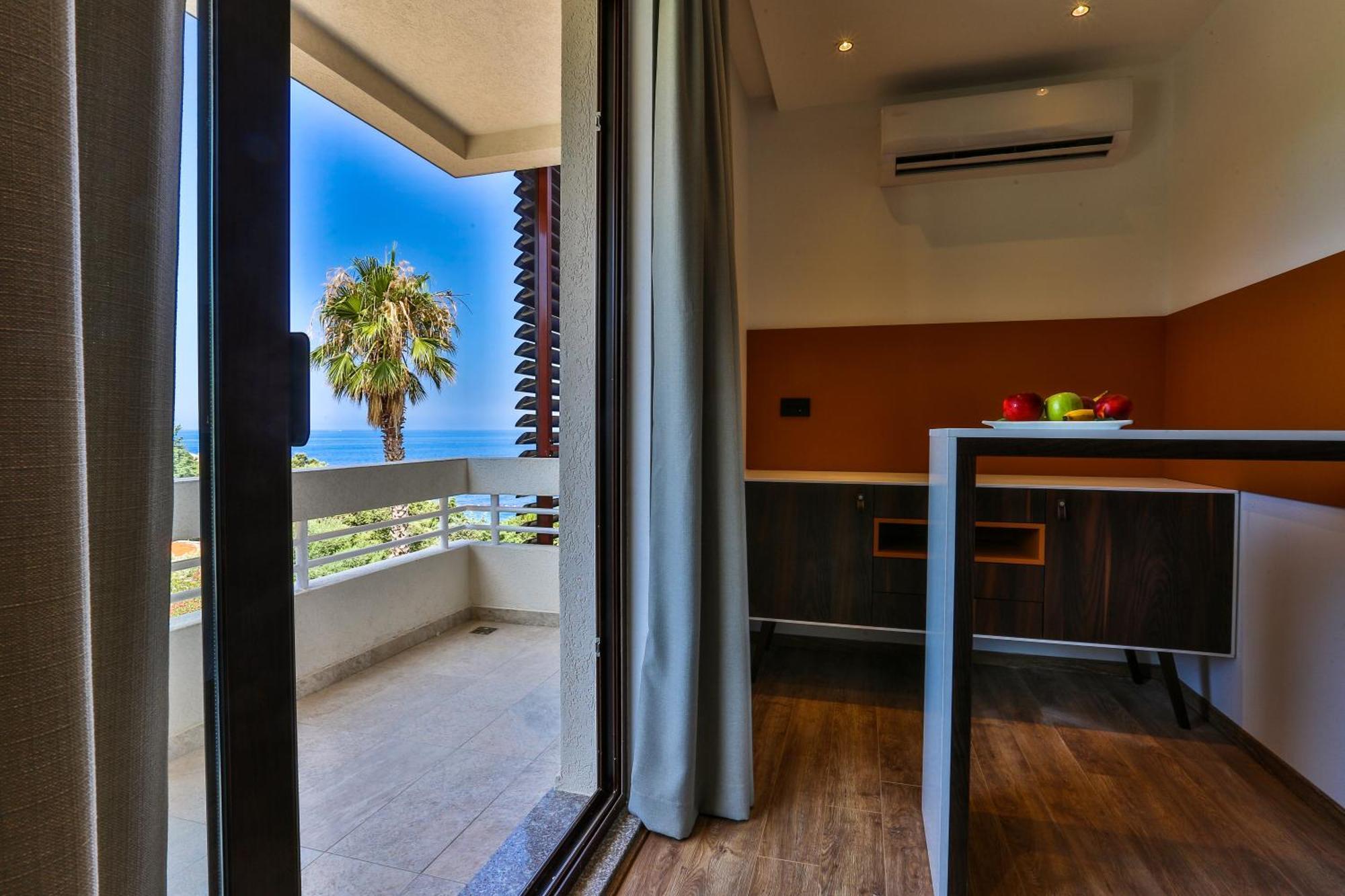 Ruza Vjetrova - Wind Rose Hotel Resort Dobra Voda Kültér fotó
